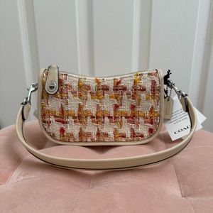 Coach Tweed Swinger 20